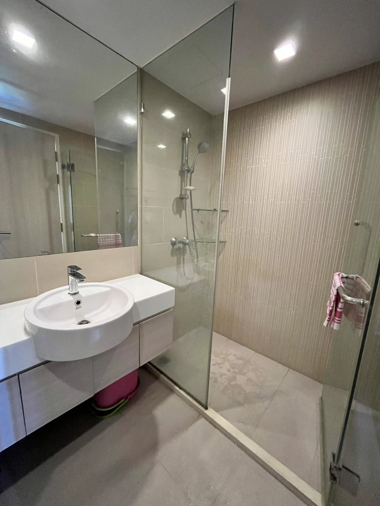 Double Lake Condominium for sale. Spacious and comfortable rooms with beautiful wallpaper. Ready to move in!