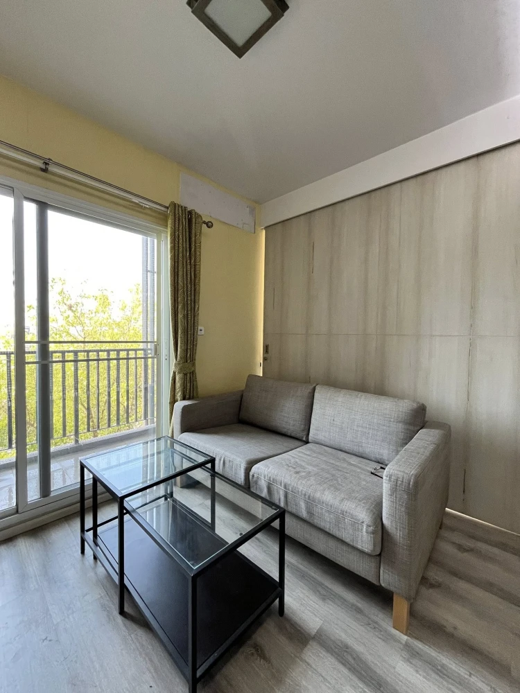Double Lake Condominium for sale. Spacious and comfortable rooms with beautiful wallpaper. Ready to move in!
