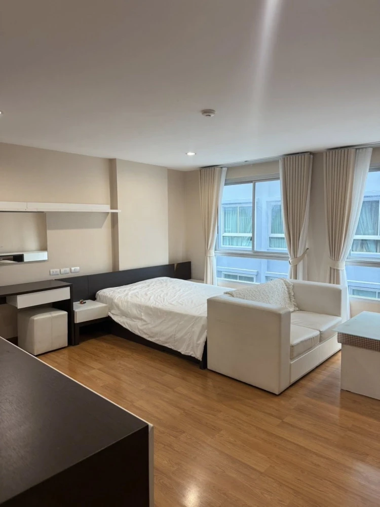 For sale: Double U Condo Phahol-Ladprao, ready to move in, spacious and comfortable, just bring your bags++