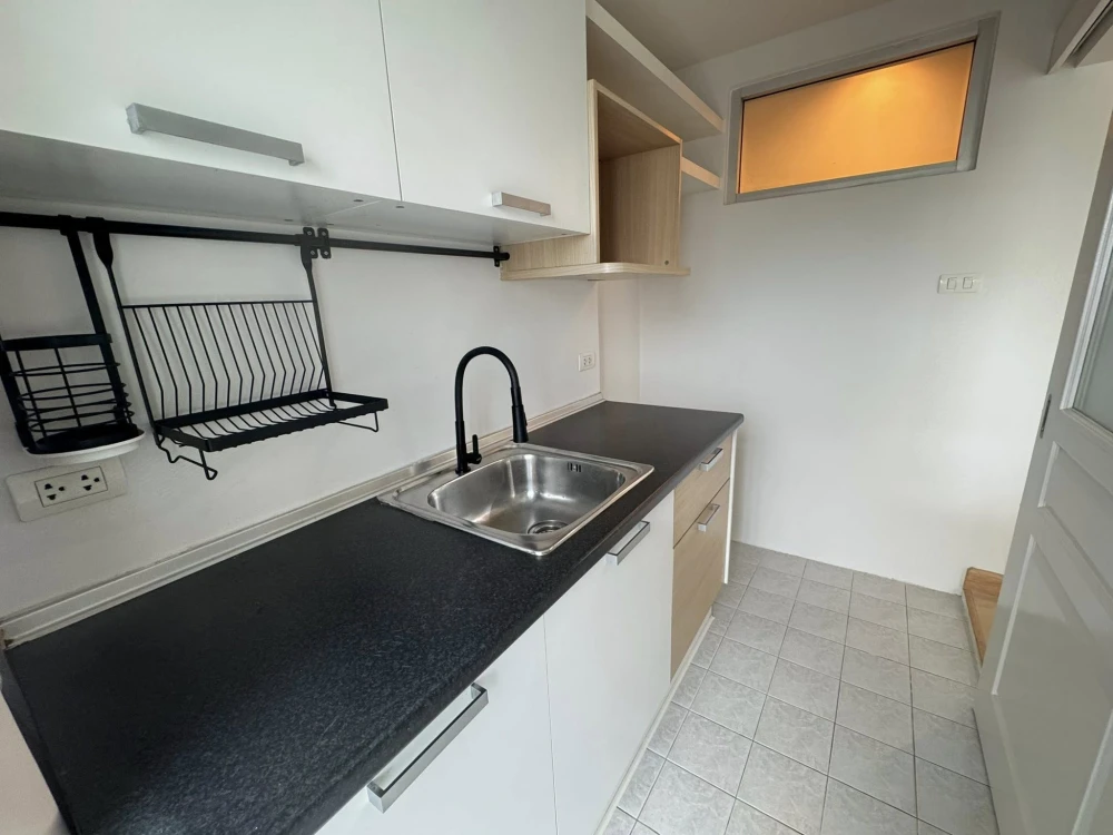 For sale: Double U Condo Phahol-Ladprao, ready to move in, fully furnished. Reserve now before it's too late.