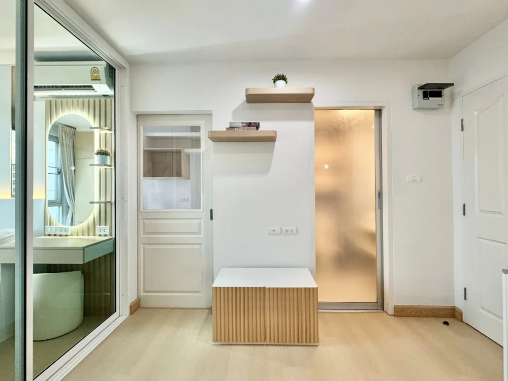 For sale: Double U Condo Phahol-Ladprao, ready to move in, fully furnished. Reserve now before it's too late.