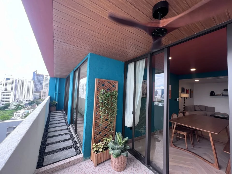 For sale: D.S. Tower 2 Sukhumvit 39, newly decorated in Mid-Century Modern style. Come and own it today, don't delay.