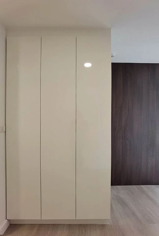 For sale: Dsign Condo Ratchada, usable area in the room is very large, size 40.5 sq m, single load, no room opposite, must reserve.