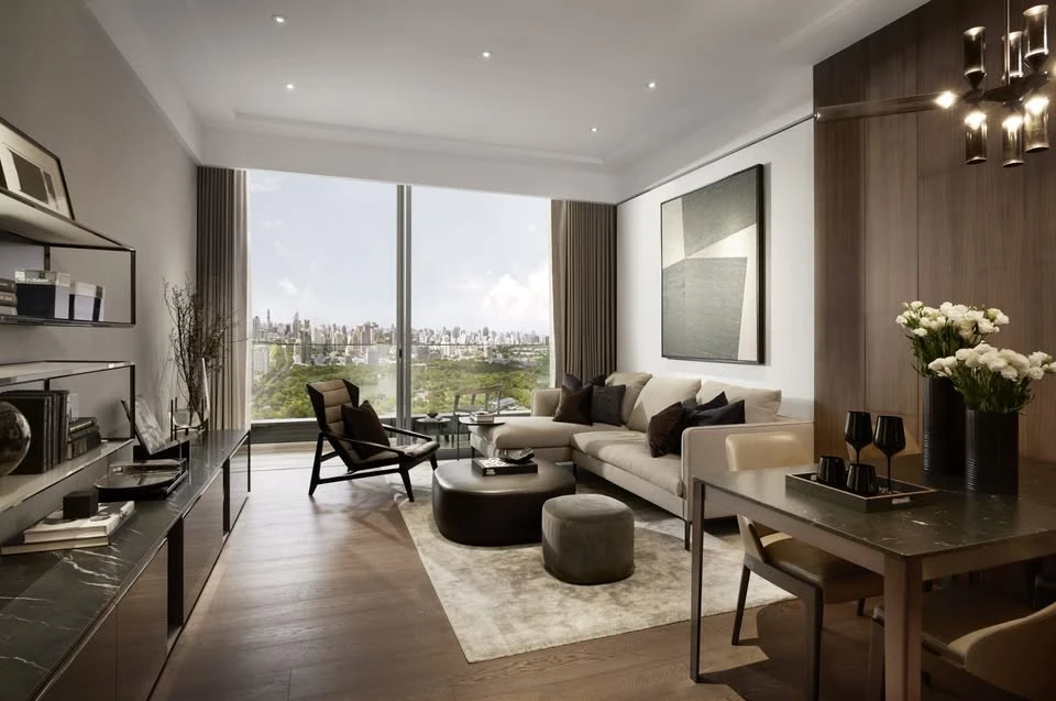 Selling spacious Dusit Central Park units with ample living space and complete amenities. Own your dream home today!