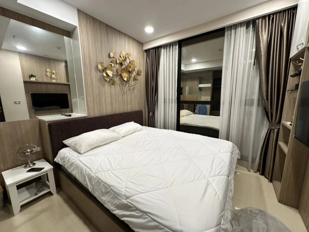 For sale Dusit Grand Condo View 31st floor, sea view, beautiful room, worth living, book now, don't miss out.