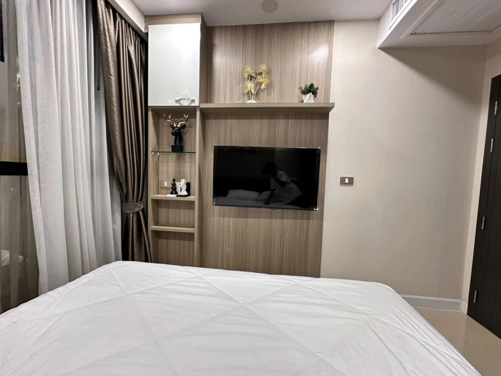 For sale Dusit Grand Condo View 31st floor, sea view, beautiful room, worth living, book now, don't miss out.