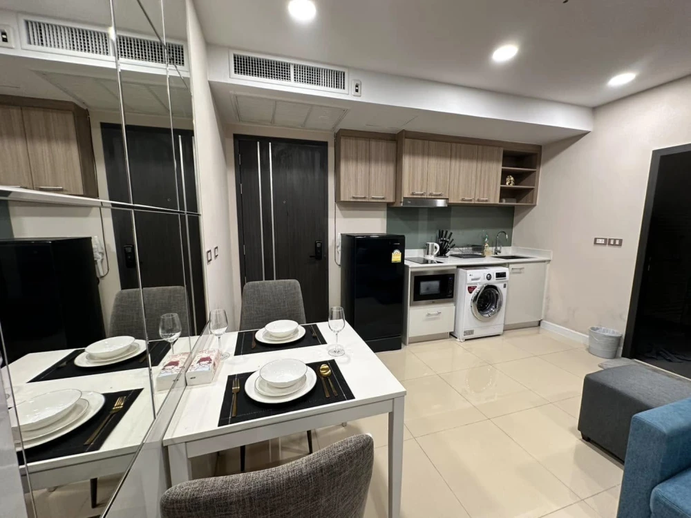 For sale Dusit Grand Condo View 31st floor, sea view, beautiful room, worth living, book now, don't miss out.