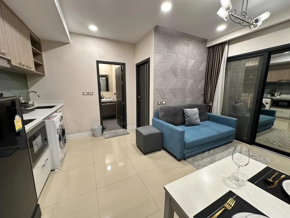 For sale Dusit Grand Condo View 31st floor, sea view, beautiful room, worth living, book now, don't miss out.