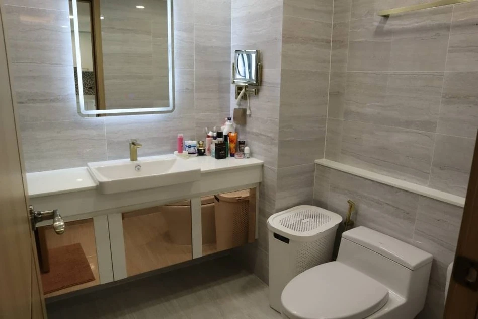 For sale Dusit Grand Park 2, garden view, there are trees behind the room, very shady, very spacious room, first come first served.