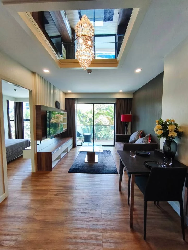 Selling a fully furnished, ready-to-move-in unit at Dusit Grand Park, 3rd floor. Book now! Don't miss out!