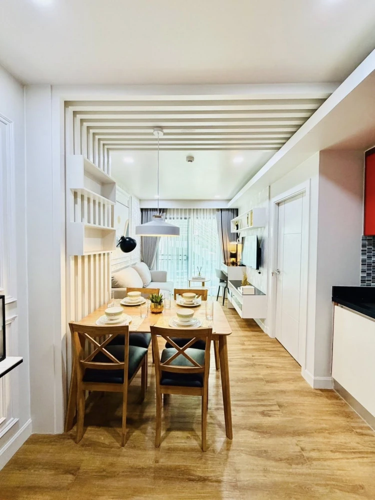Selling a spacious and comfortable Dusit Grand Park condo with complete amenities. Book now!