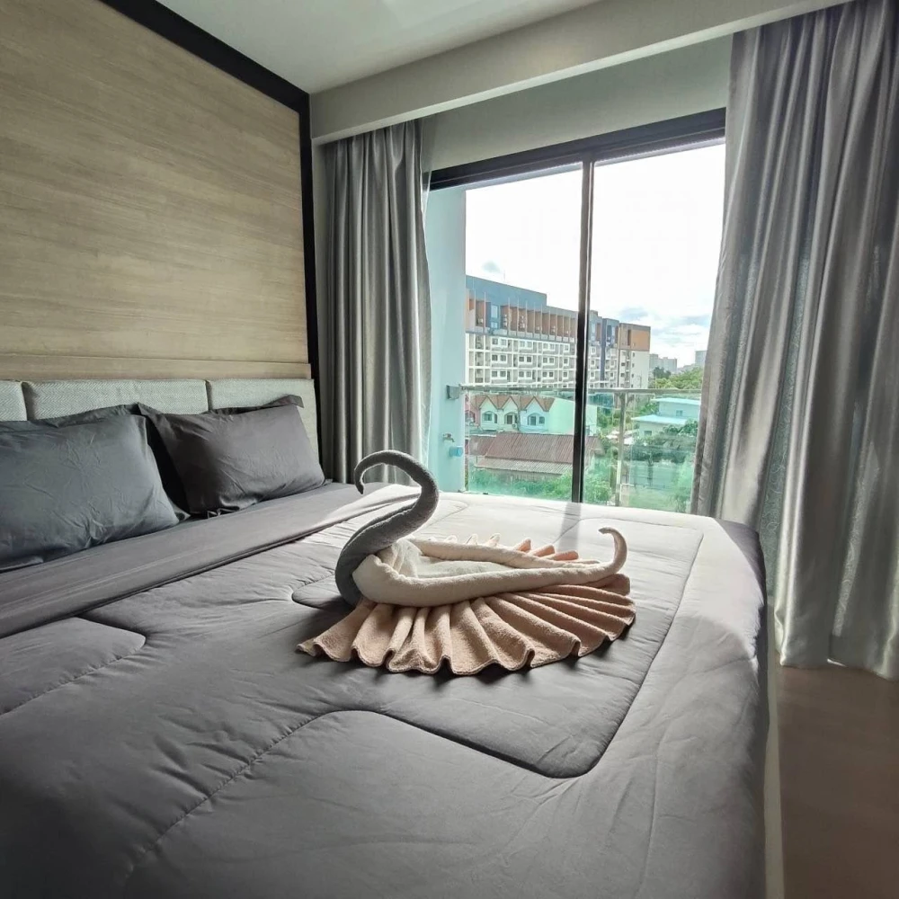 Dusit Grand Park for sale, a lovely room, fully furnished, comes with a great common area. Hurry and reserve now!