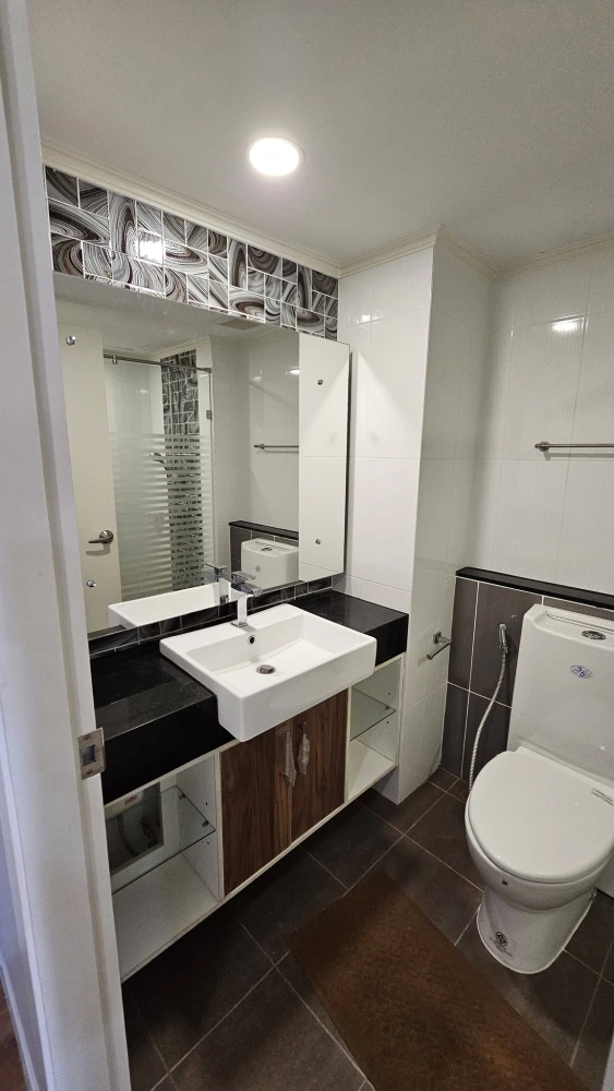 Dusit Grand Park condo for sale, ready to move in, fully furnished and equipped with appliances. Book now!