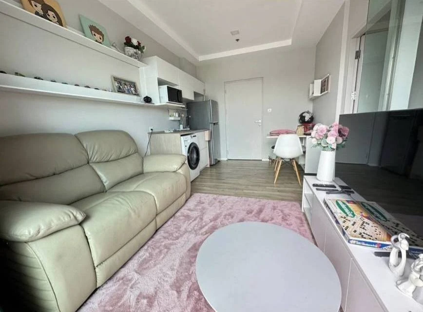 Selling Ease 2 Rama 2 condo, fully furnished with high-quality built-in furniture. Complete amenities. Book now!