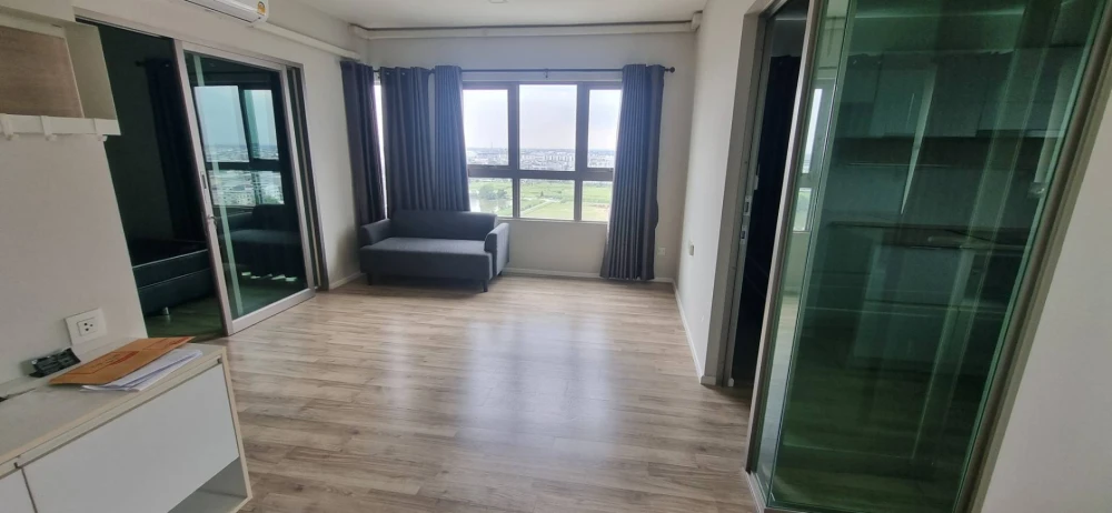 Selling Ease 2 Rama 2, Building B, 10th floor. Spacious 2-bedroom unit. Reservation required.