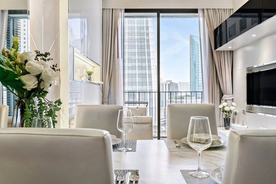 For sale: Edge By Sansiri (Sukhumvit 23), ready-to-move-in unit, elegantly decorated, spacious and comfortable room. Hurry and reserve now+++