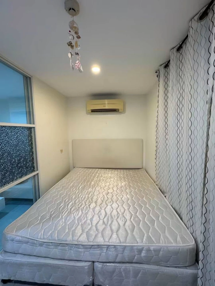 Selling a 1-bedroom unit at Elements Srinakarin, 7th floor. Excellent location and complete amenities. Book now! images