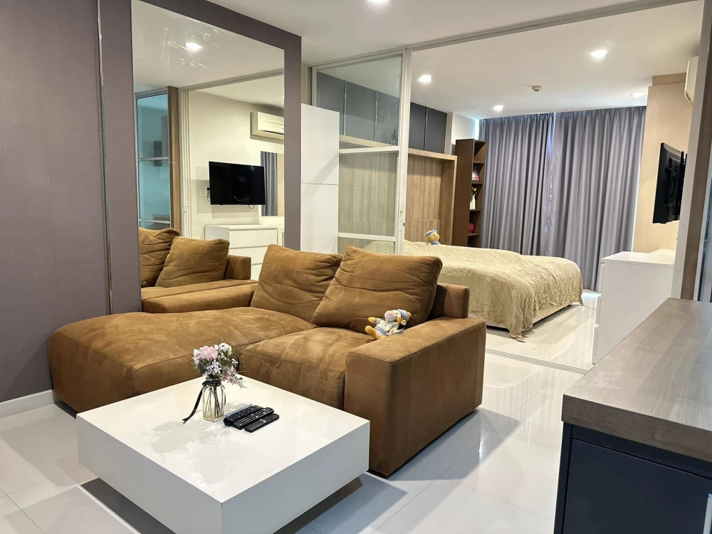 Elements Srinakarin for sale, corner room with privacy, stylishly decorated, built-in headboard, book now