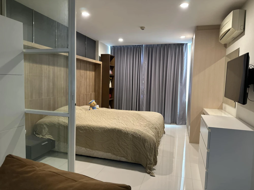 Elements Srinakarin for sale, corner room with privacy, stylishly decorated, built-in headboard, book now