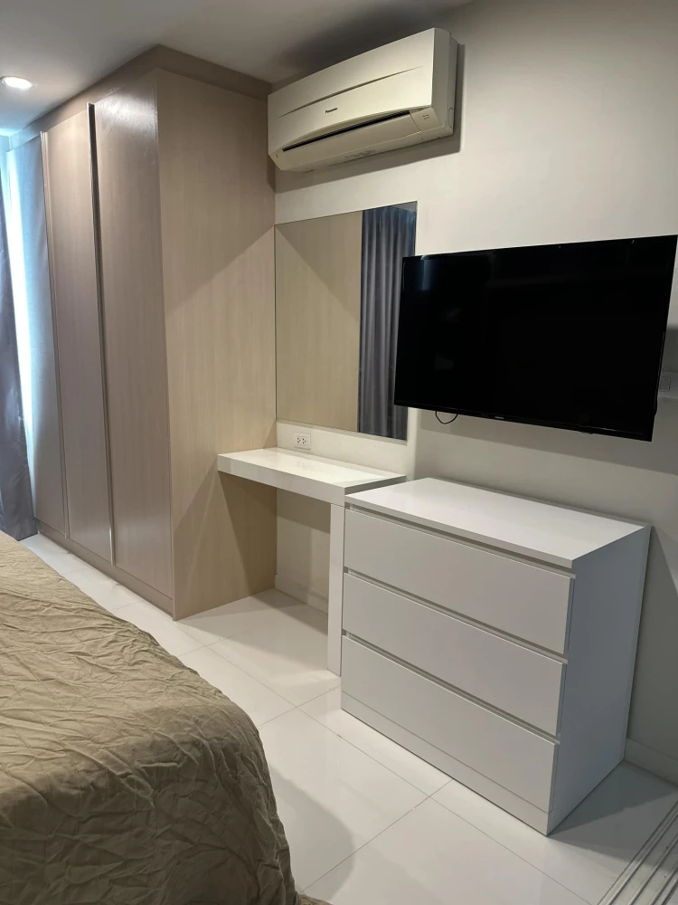 Elements Srinakarin for sale, corner room with privacy, stylishly decorated, built-in headboard, book now