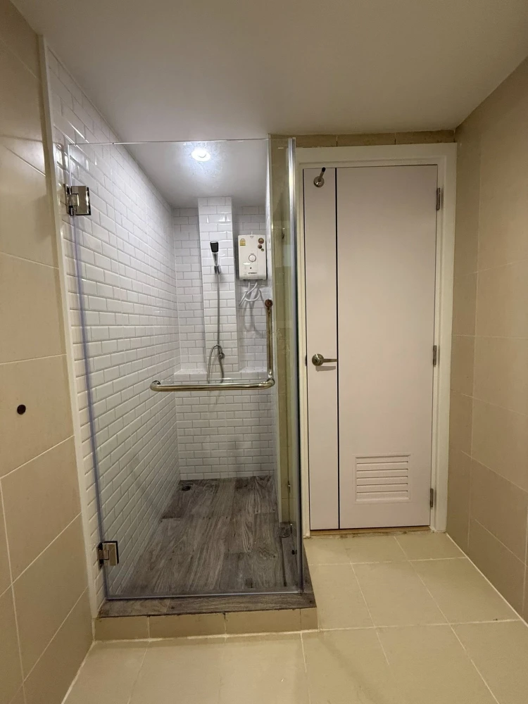 Elements Srinakarin for sale, large, comfortable room, plenty of usable space, hurry and reserve yours now, you can't miss out!
