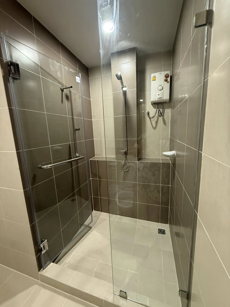 Elements Srinakarin for sale, large, comfortable room, plenty of usable space, hurry and reserve yours now, you can't miss out!