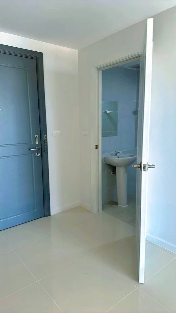 Elements Srinakarin for sale. Seacon view, unblocked, good ventilation, quiet, peaceful, and very private. Book now!