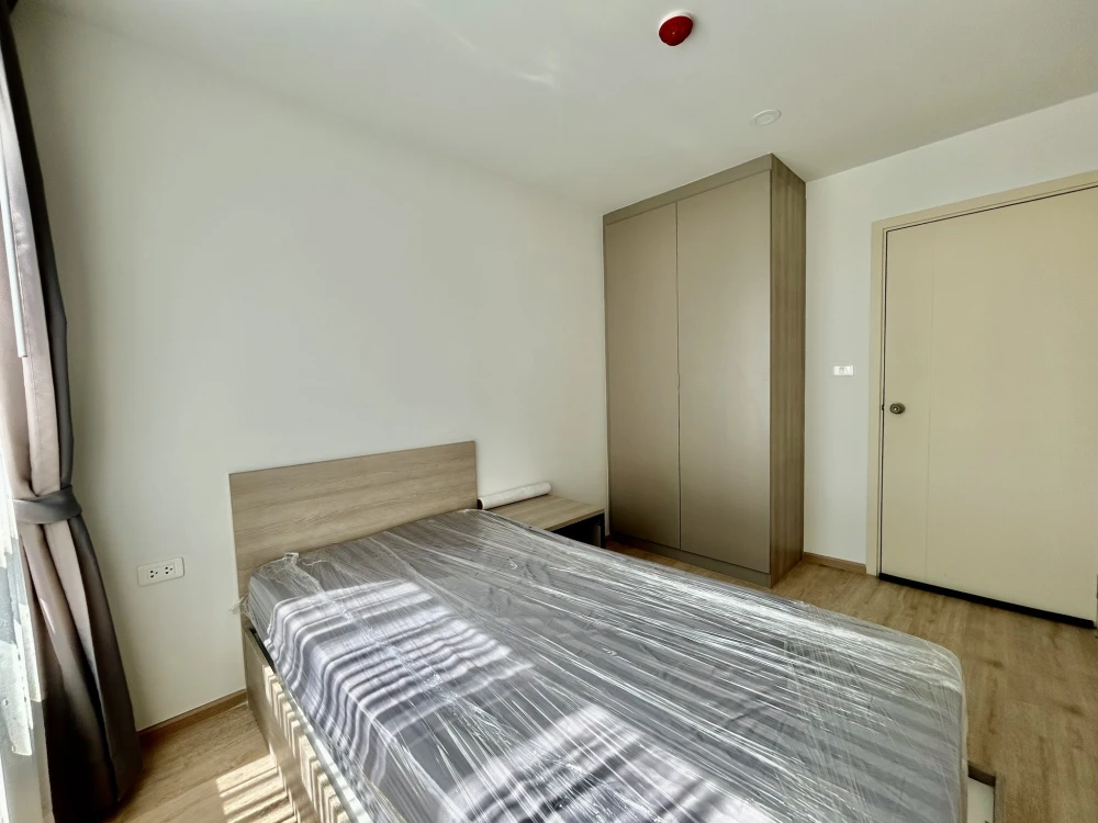 Selling Elio Del Moss Phahonyothin 34, corner unit, 2 bedrooms, 46 sq.m., pool view. Grab it now!