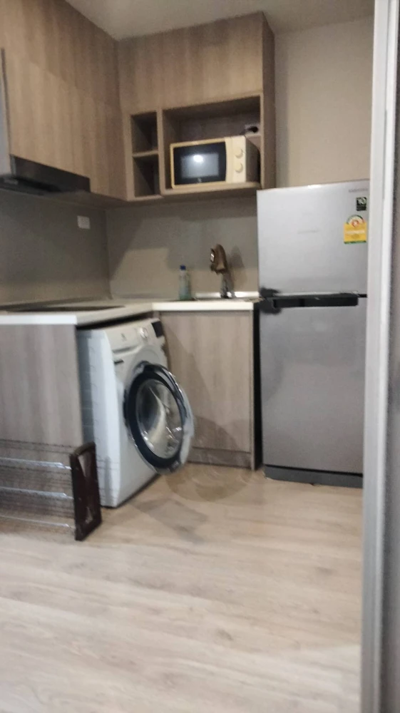 Selling Elio Del Moss condo with pool view. Good condition, good feng shui, far from the garbage room. Book now!