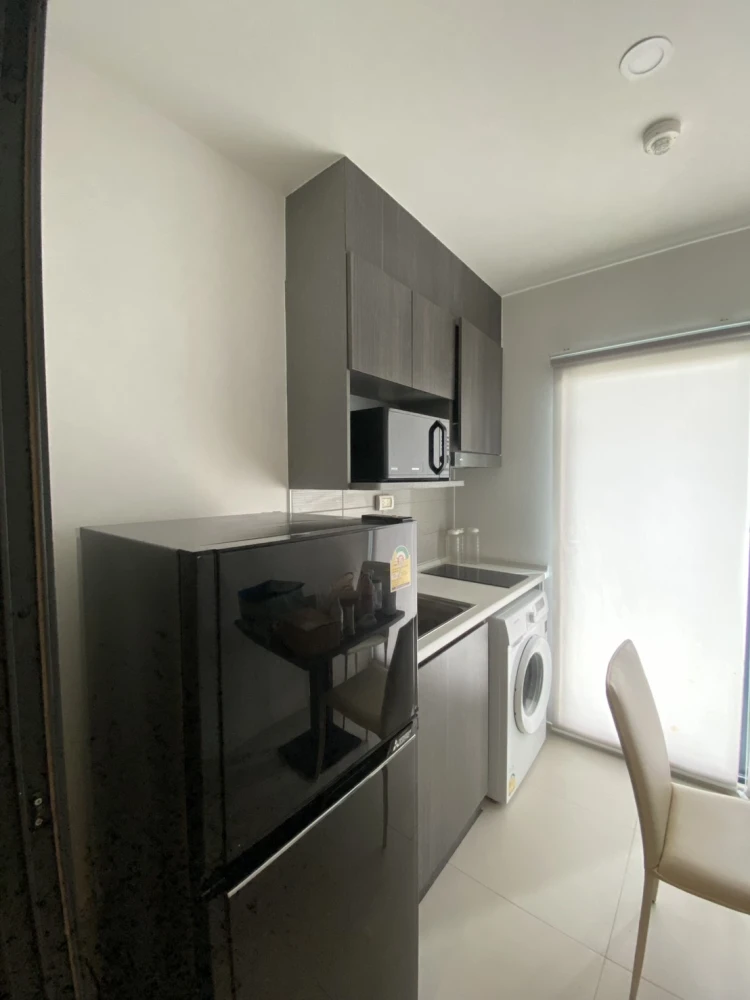 Selling Elio Del Nest 1-bedroom, 1-bathroom unit on the 11th floor. Fully furnished and equipped with appliances. Don't miss out!