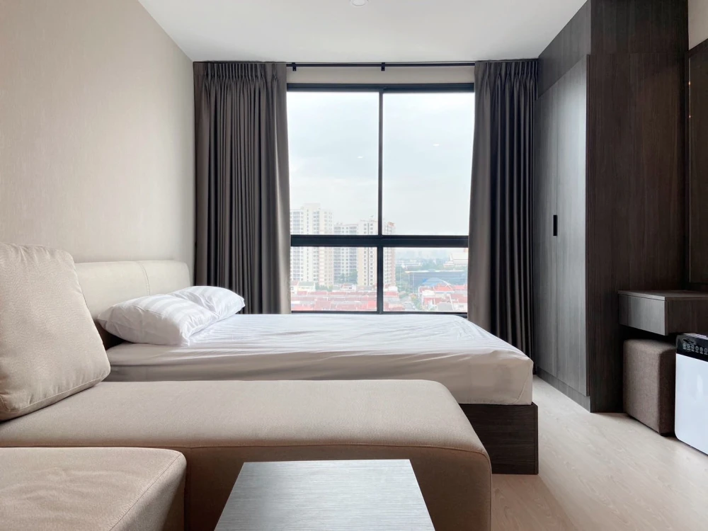 For sale Elio Del Nest, Building G, 10th floor, Studio room, very clean room, complete with equipment and furniture, ready to move in.