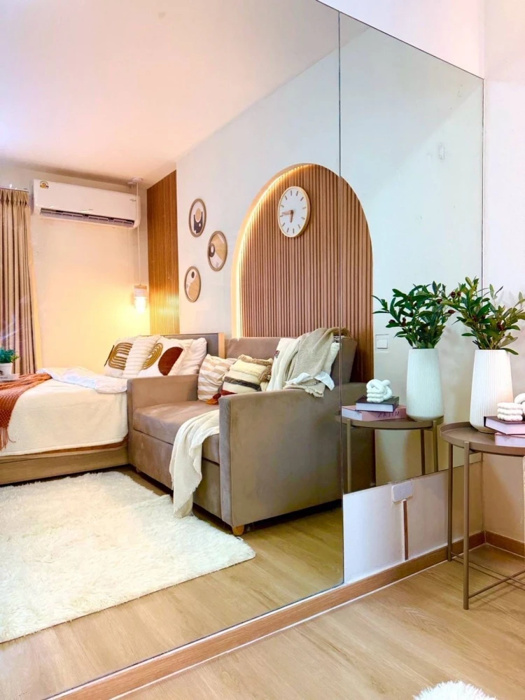 For sale: ELIO Delray, 6th floor, beautiful room, fully decorated, super cool. Interested in owning one? Hurry and reserve now!