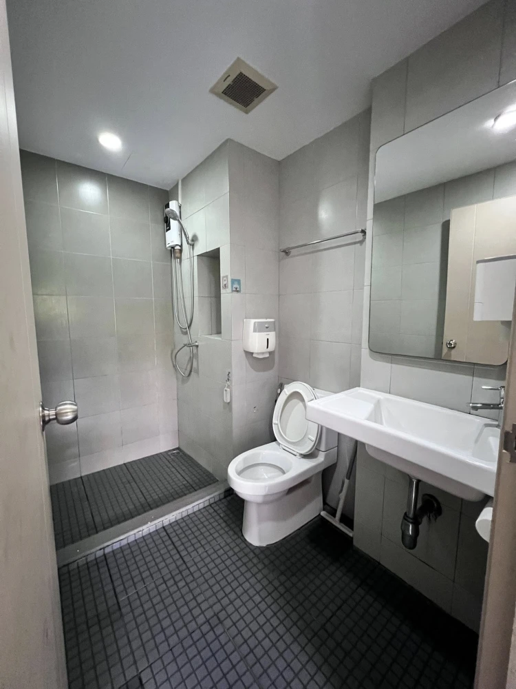 For sale: ELIO Delray, nice room, good location, fully furnished, beautiful garden view, book now.