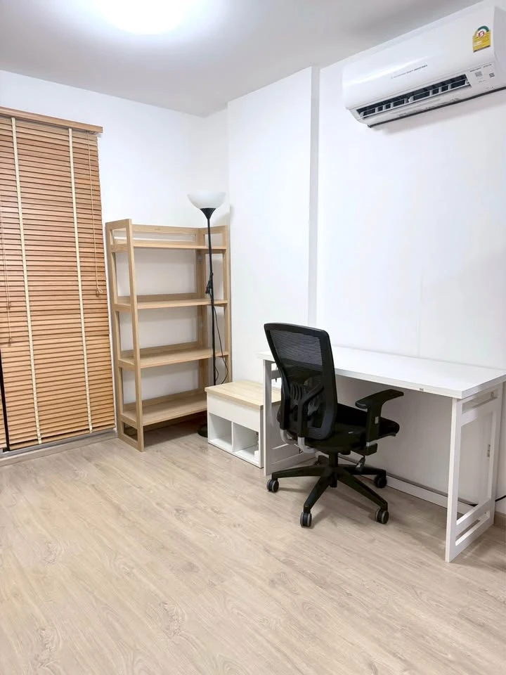 For sale Elio DelRay, corner room, private, quiet atmosphere, swimming pool view, with all electrical appliances, ready to move in immediately!