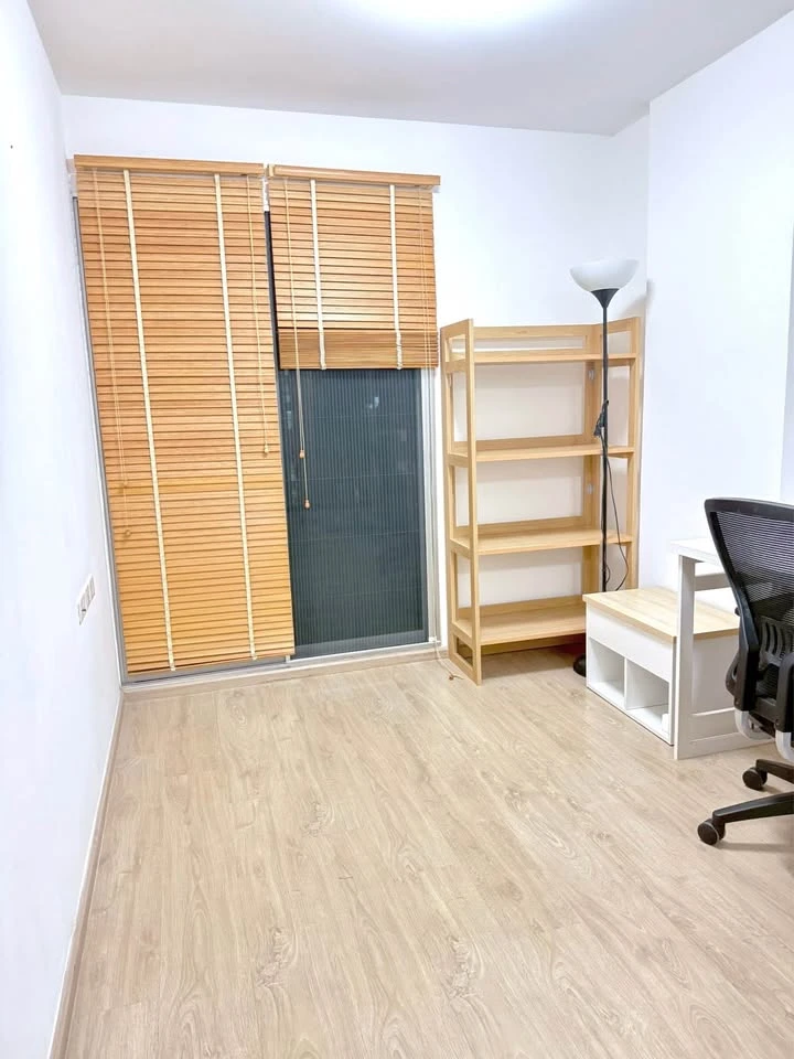 For sale Elio DelRay, corner room, private, quiet atmosphere, swimming pool view, with all electrical appliances, ready to move in immediately!