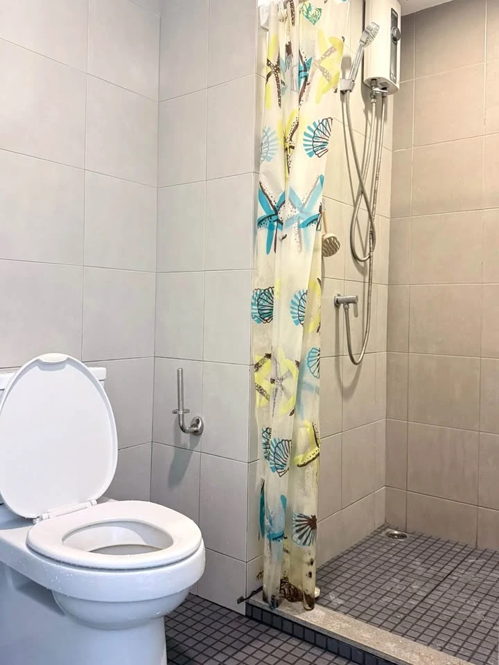 For sale Elio DelRay, corner room, private, quiet atmosphere, swimming pool view, with all electrical appliances, ready to move in immediately!