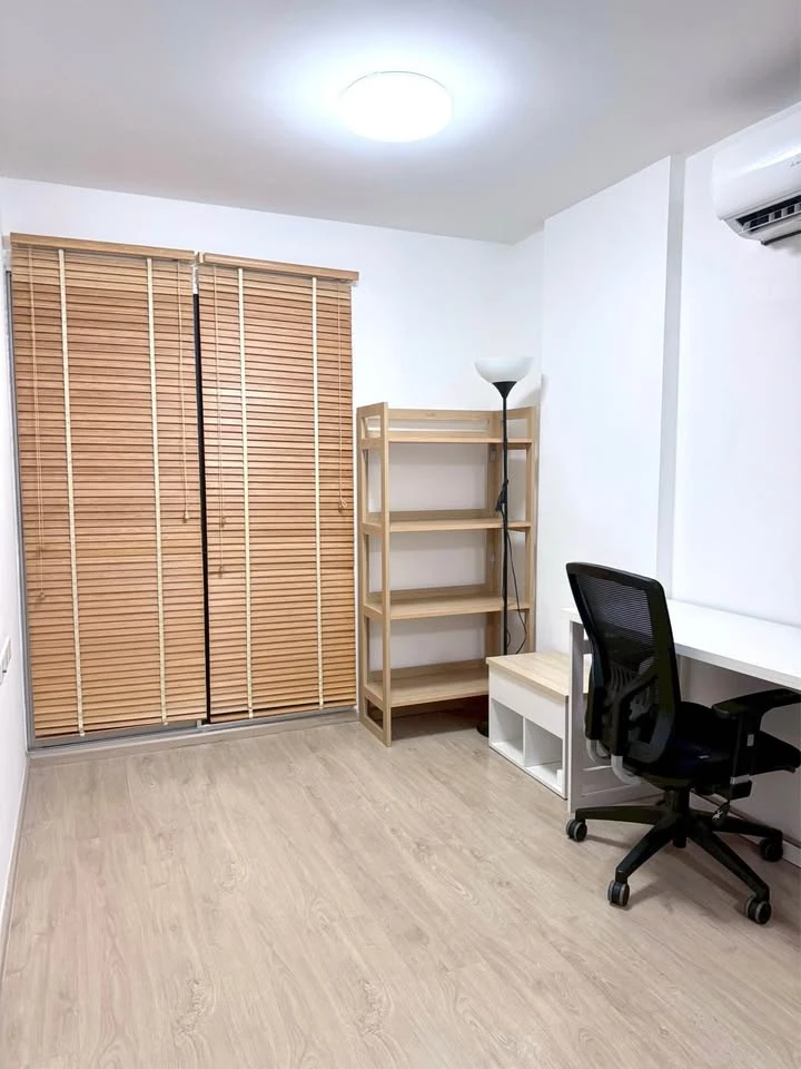 For sale Elio DelRay, corner room, private, quiet atmosphere, swimming pool view, with all electrical appliances, ready to move in immediately!