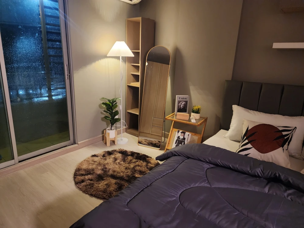 ELIO Delray Studio for sale, beautifully decorated in a stunning color scheme, comes fully furnished. Reserve now!