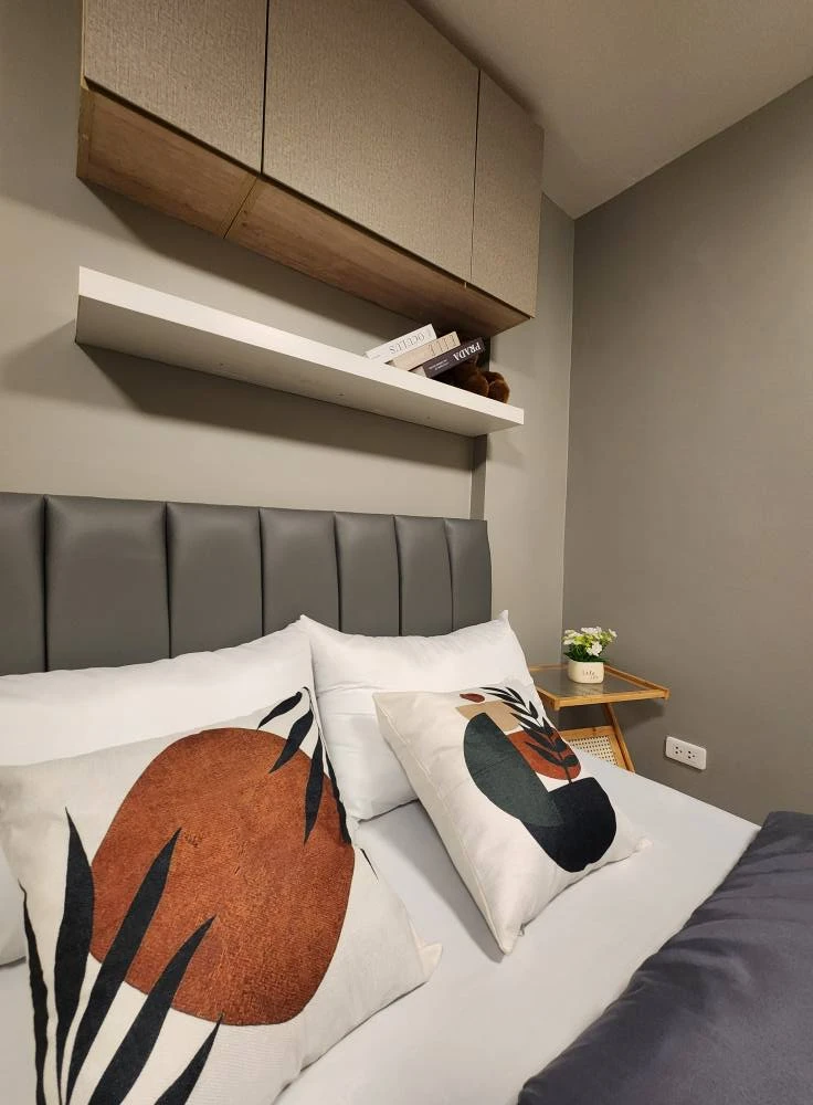 ELIO Delray Studio for sale, beautifully decorated in a stunning color scheme, comes fully furnished. Reserve now!