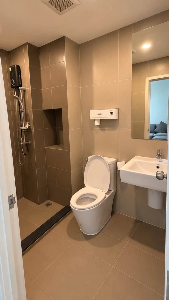 For Sale: ELIO Sathorn–Wutthakat. Move-in ready unit with full facilities—secure yours today.