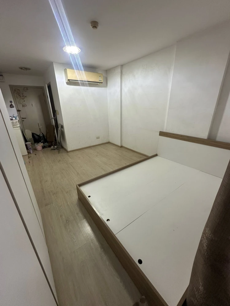 Selling Elio Sukhumvit 64 unit, grandmother's residence, low floor, fully furnished. Book now, don't miss out!!!