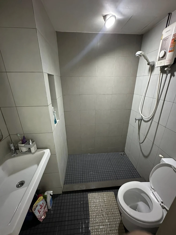 Selling Elio Sukhumvit 64 unit, grandmother's residence, low floor, fully furnished. Book now, don't miss out!!!