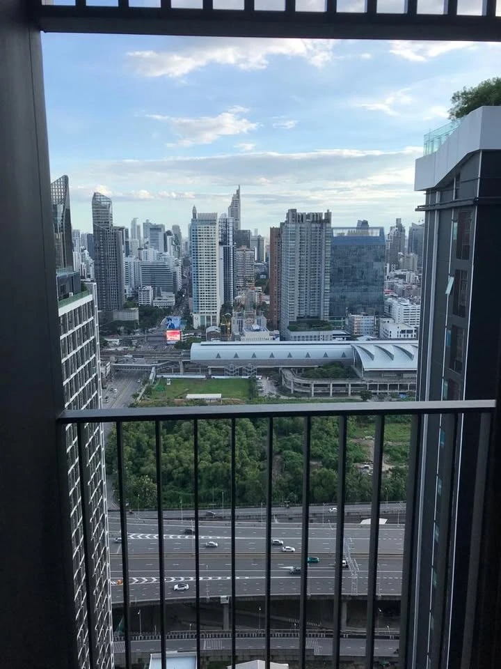 For sale ELIO Sukhumvit 64, beautiful room, decorated in a luxurious style, looks expensive. with premium grade furniture Beautiful, worth it. Hurry u