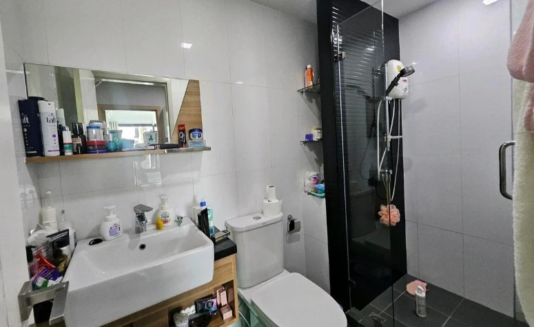 Elite Salaya for sale, 3rd floor, fully furnished. Interested in owning one? Reserve now!