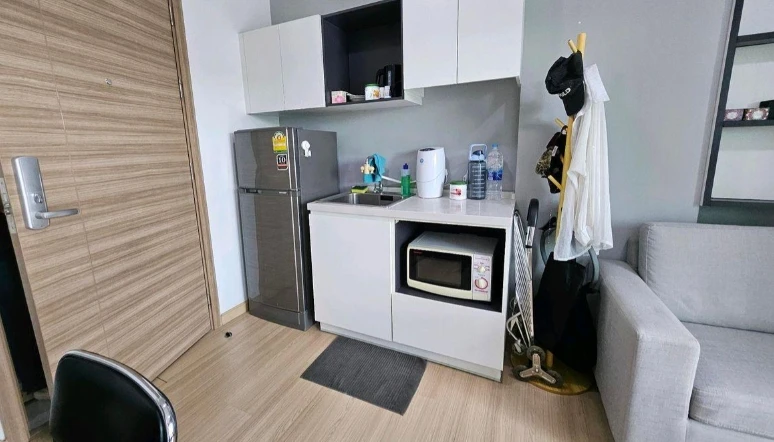 For sale: Elite Salaya, 5th floor, fully furnished, nice room. Interested in owning one? Hurry and reserve now!