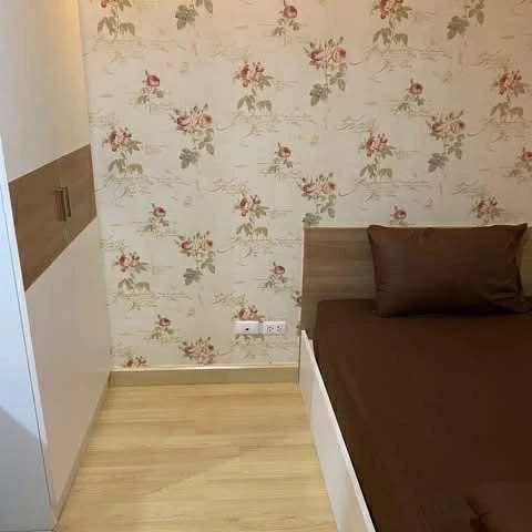 Emerald Residence Ratchada for sale, corner unit, very private, wallpapered throughout, built-in, complete with appliances, ready to move in.