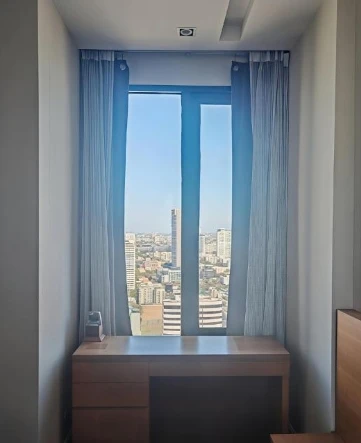 Selling Equinox Phahol-Vibha condo, 31st floor, city view, fully furnished. Book now!