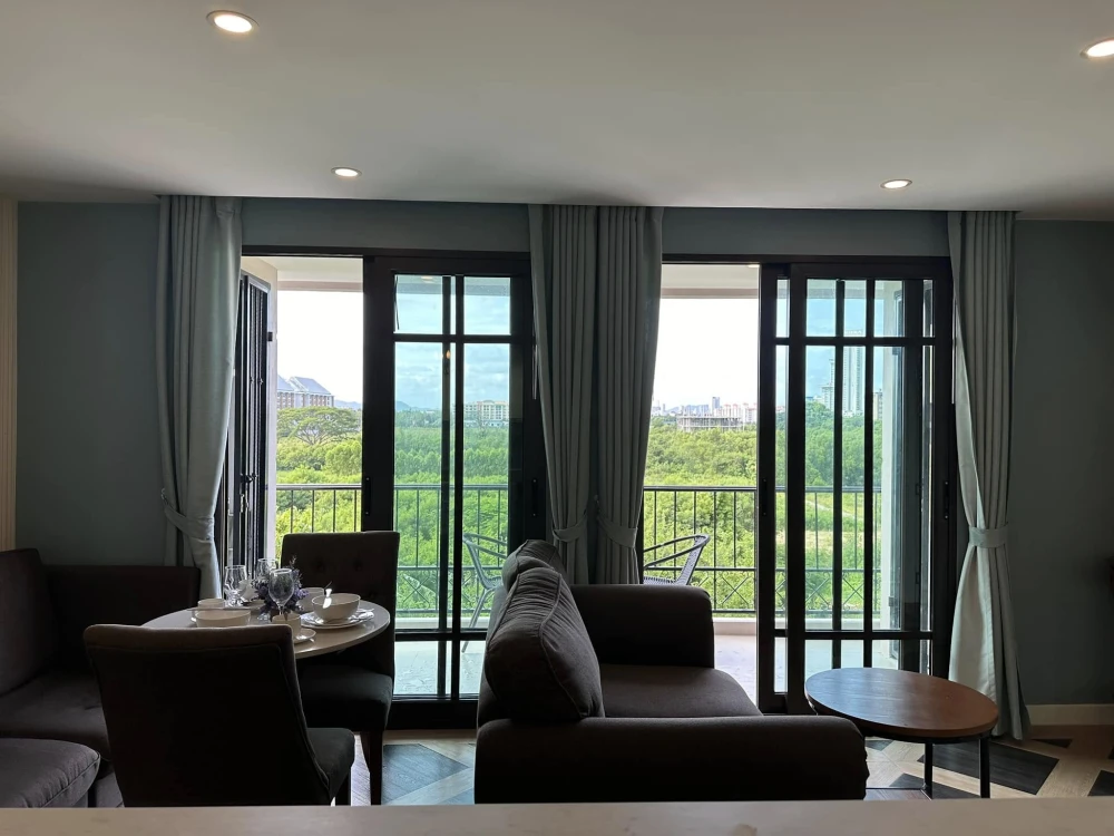 For sale: Espana Condo Resort Pattaya, 5th floor, comes with furniture and appliances. Reserve now, hurry!