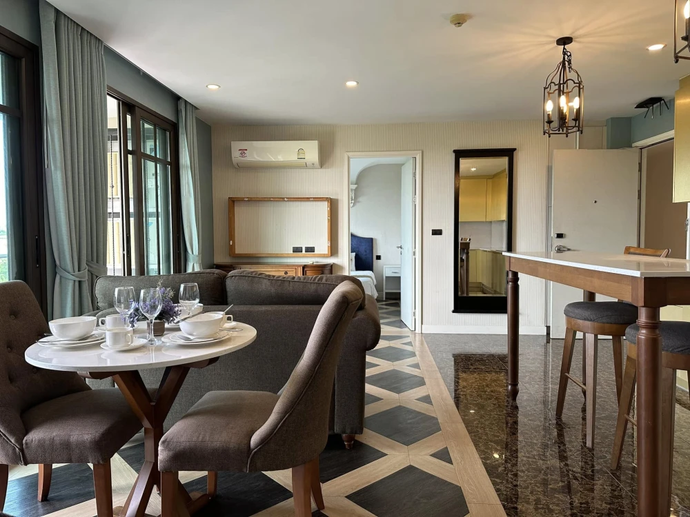 For sale: Espana Condo Resort Pattaya, 5th floor, comes with furniture and appliances. Reserve now, hurry!