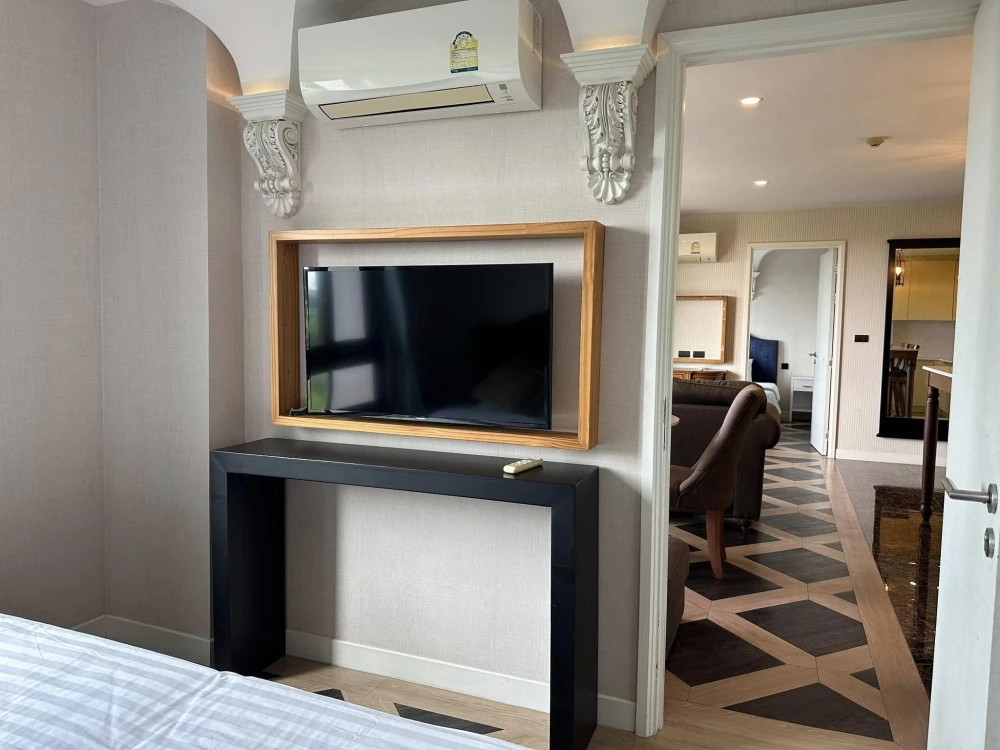 For sale: Espana Condo Resort Pattaya, 5th floor, comes with furniture and appliances. Reserve now, hurry!